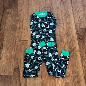 Hanna Andersson Star Wars Holiday Long John PJ Set - Unisex Kids size 5 / 110cm